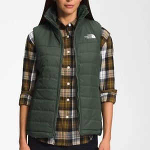 Dark green north face vest